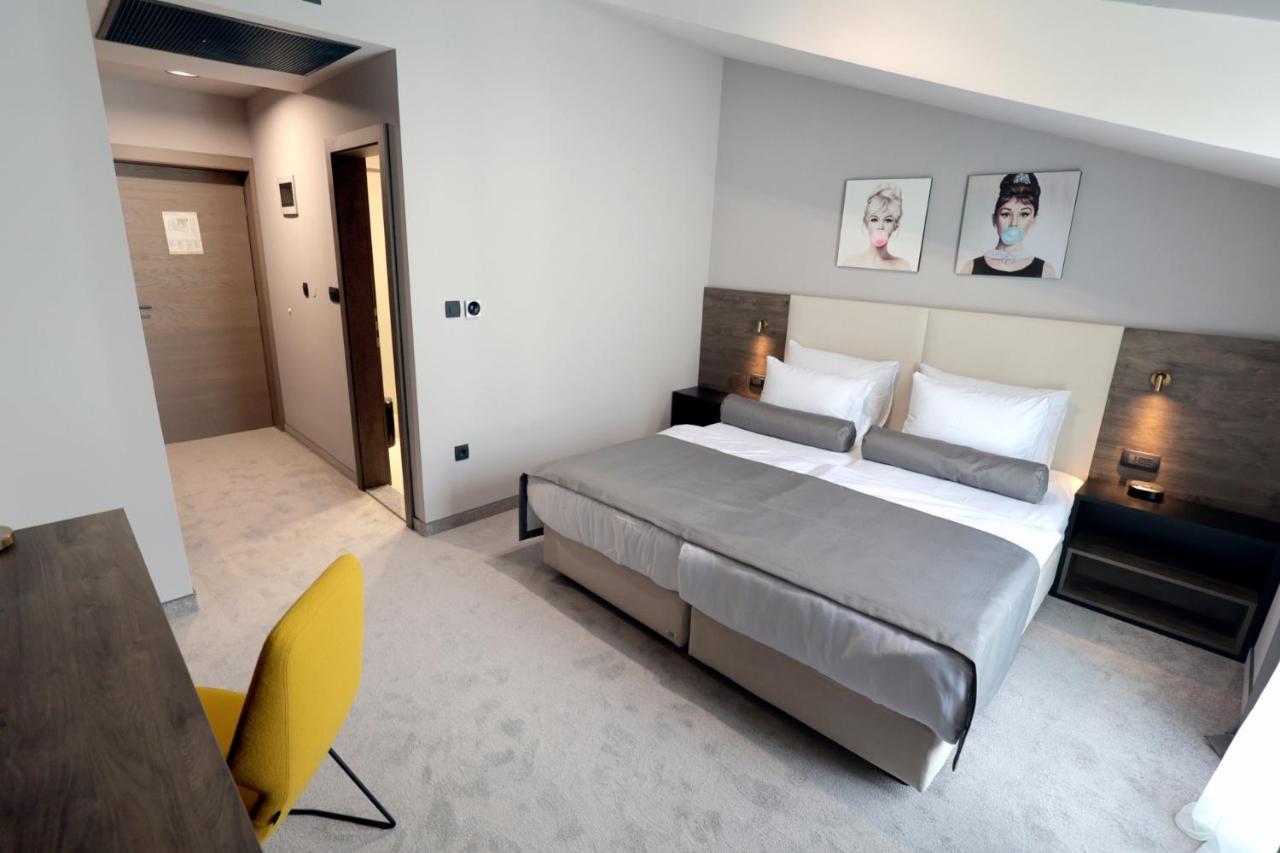 Hotel Milenij Makarska Luaran gambar