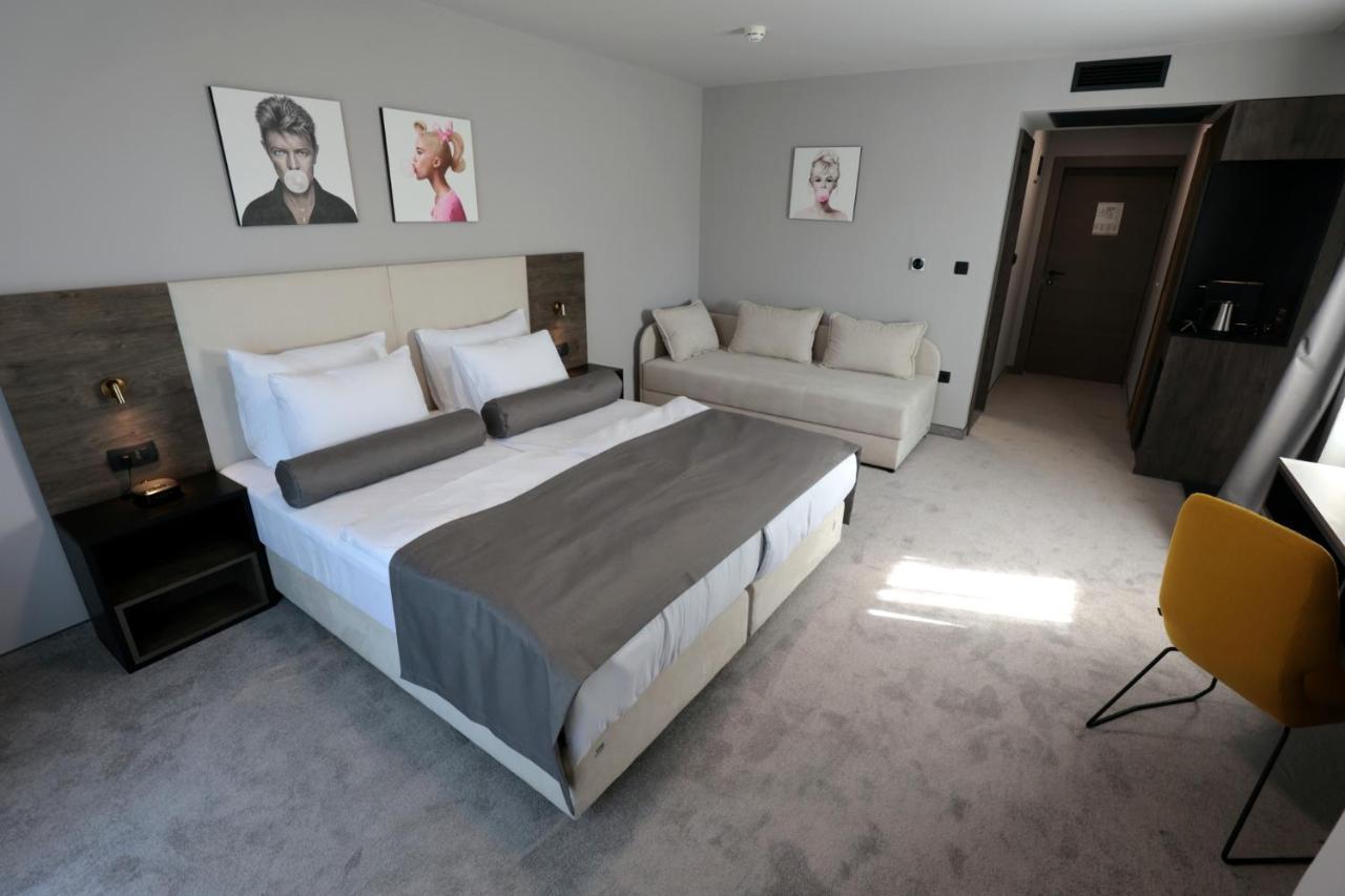 Hotel Milenij Makarska Luaran gambar