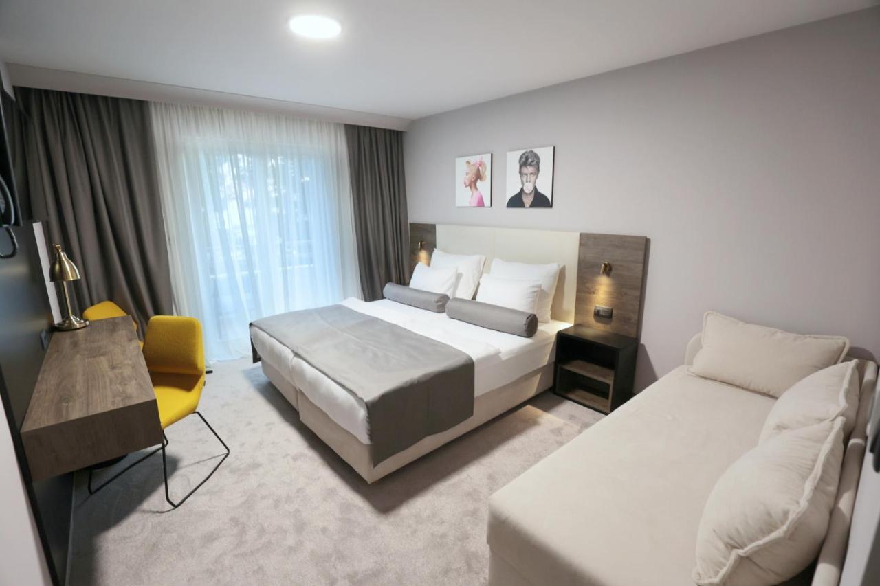 Hotel Milenij Makarska Luaran gambar