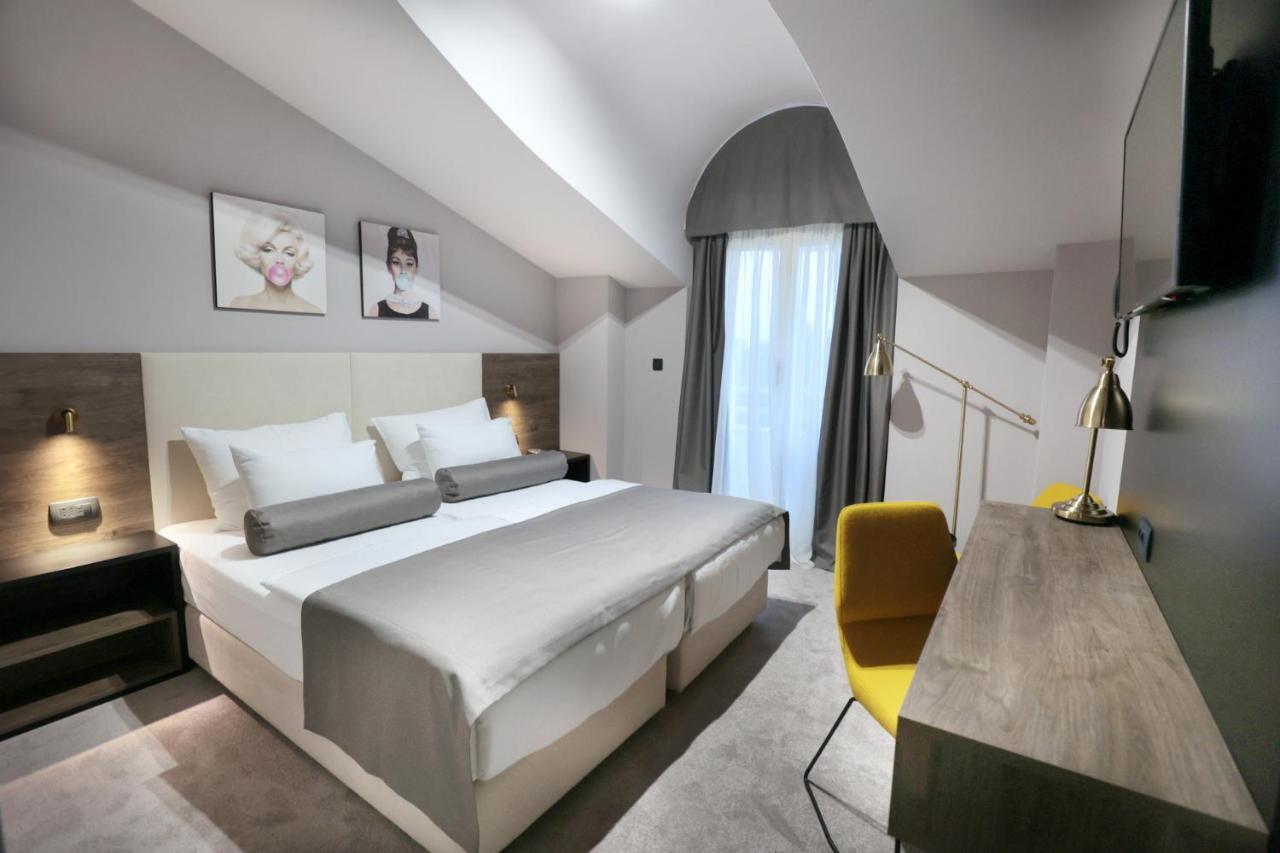 Hotel Milenij Makarska Luaran gambar